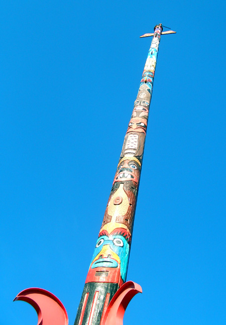 California-McKinleyville-Totem-Pole-01